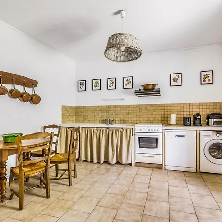 Domaine De Brancas And Petit Domaine De Brancas *