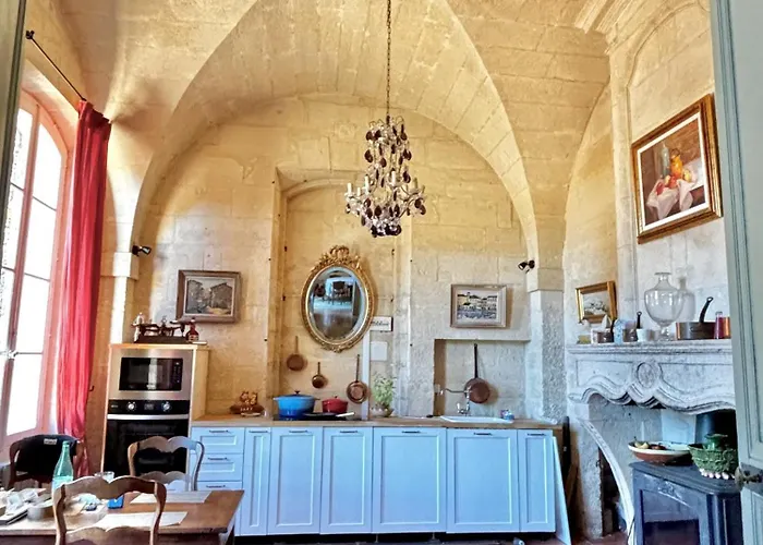 Domaine De Brancas And Petit Domaine De Brancas Beaucaire (Gard)
